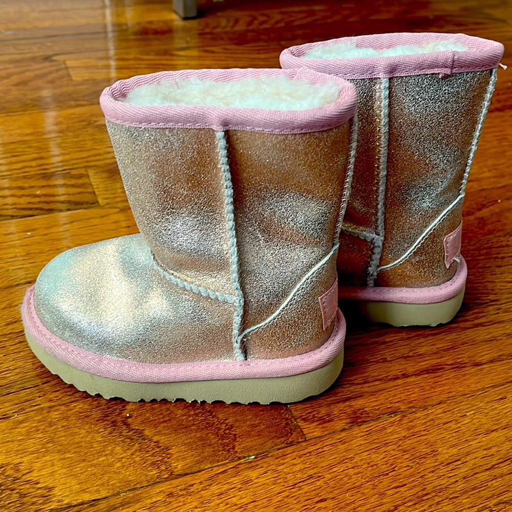 EUC pink shimmery toddler ugg boots